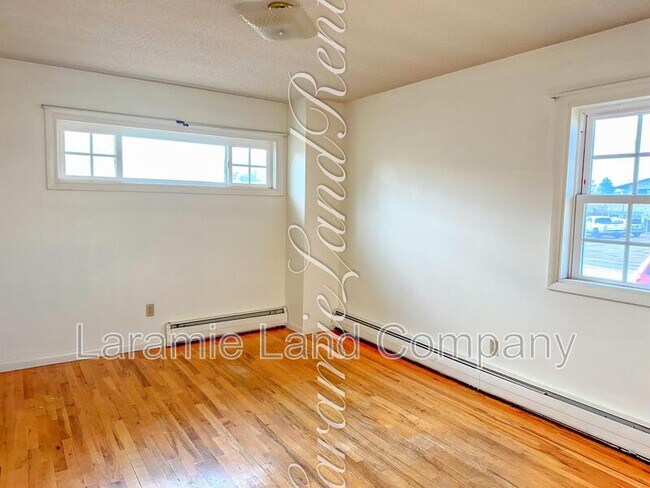 Photo - 1453 N 5th St