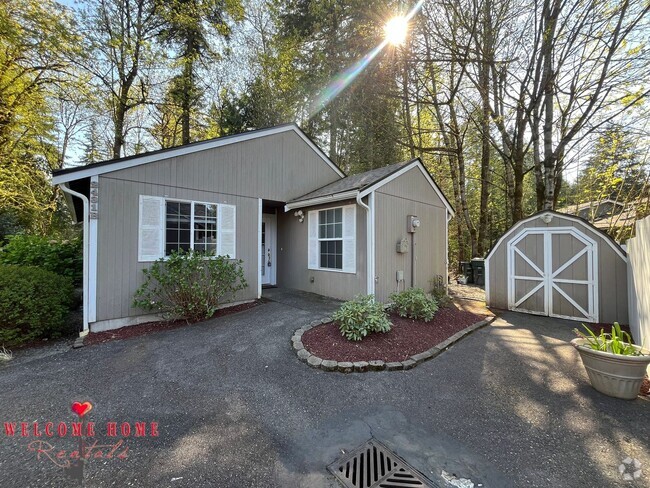 Building Photo - Adorable 2-bedroom home with private yard ...