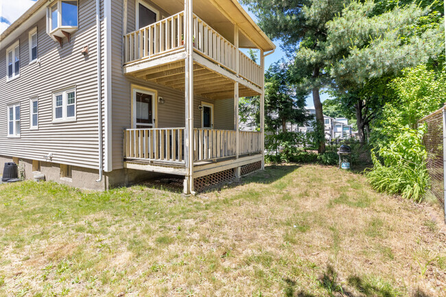 Building Photo - 27 Murray Hill Rd Unit 2 Rental