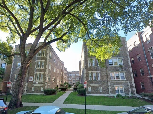 Building Photo - Top Floor 3 Bedroom Unit 930-E3 Rental