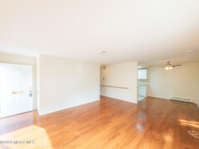 Photo - 227A Manchester Ln