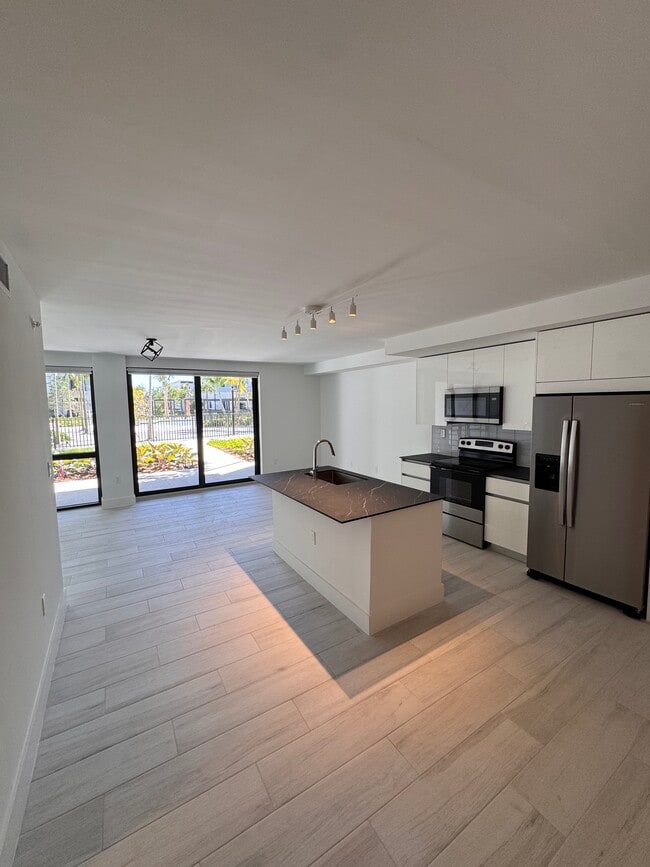 Building Photo - 4540 NW 7th St Unit S2 Rental