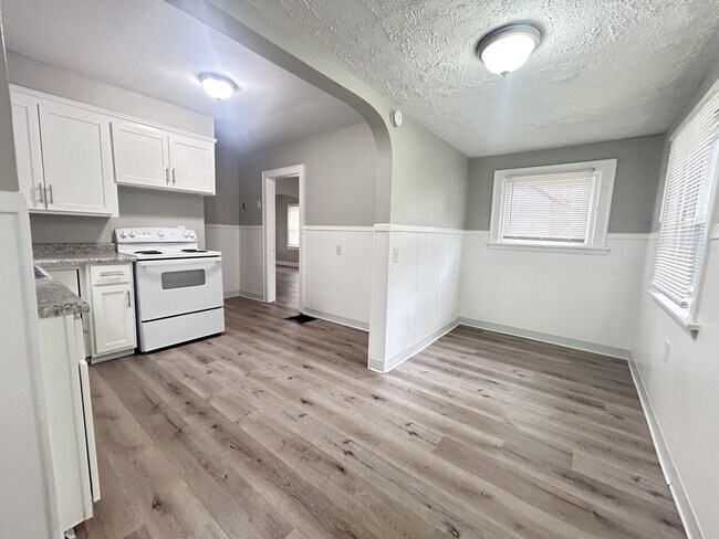 Photo - 1532 Republic Ave