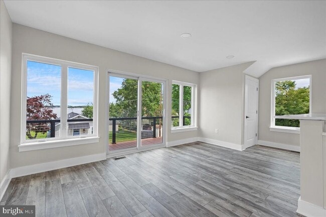 Photo - 31 Riverview Ave