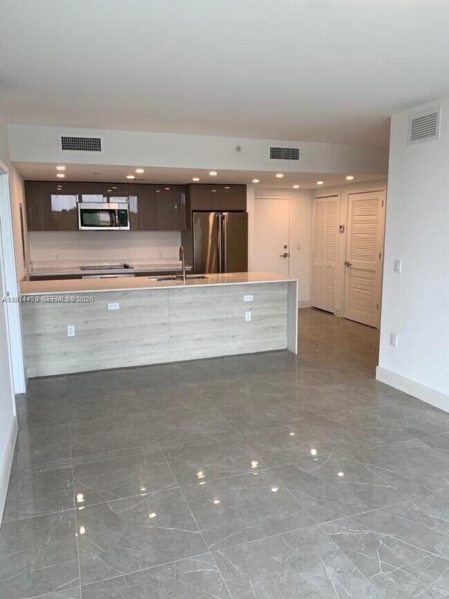 Photo - 13800 Highland Dr Unit 403