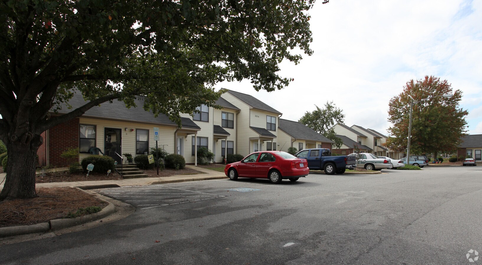 Photo - Twin Oaks Apartments