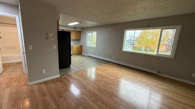 Building Photo - 1103 Karluk St Unit 1