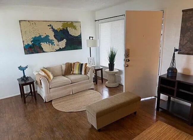 Photo - 4068 Oakcrest Dr Unit 3