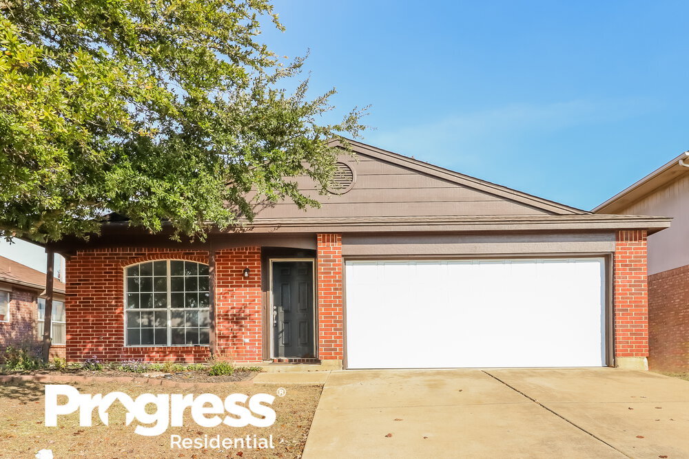 Photo - 621 Hollyberry Dr