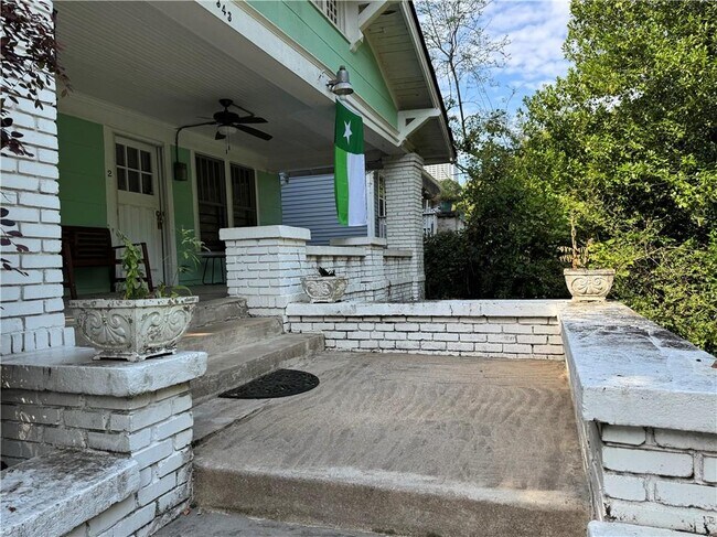 Photo - 343 4th St NE