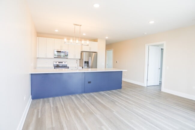Photo - 880 Lee St Unit 212