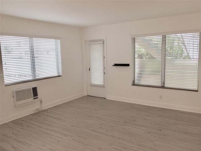 Building Photo - 535 74th St Unit 7