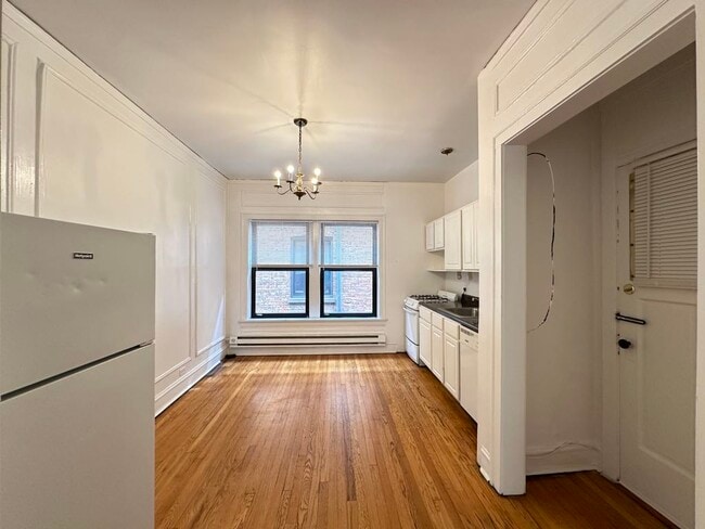 Photo - 1036 Dempster St Unidad W3