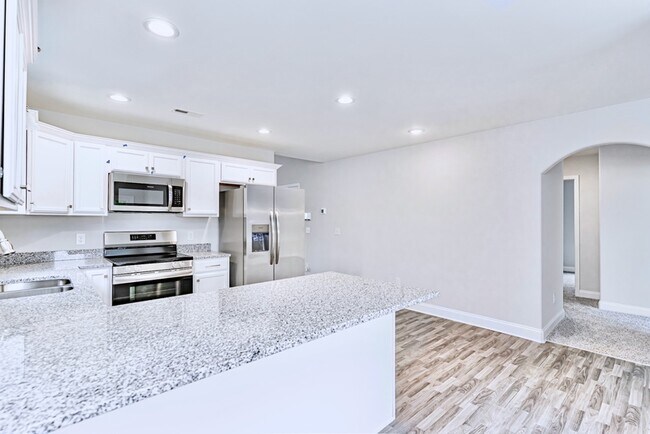 Photo - 819 Marple Pl