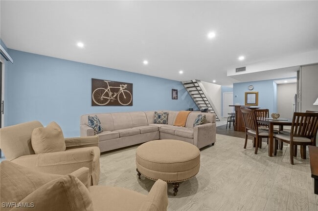 Building Photo - 833 Meadowland Dr