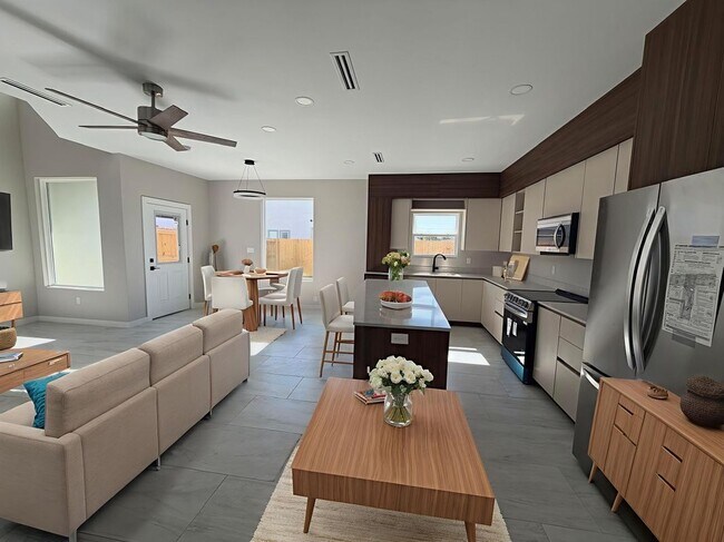 Photo - 2222 Corales St