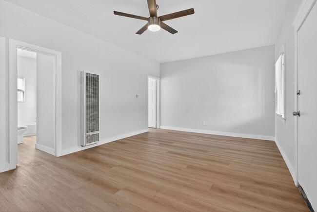 Building Photo - 915 Cherry Ave