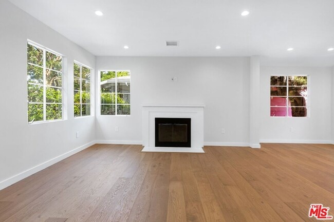 Photo - 3444 S Bentley Ave