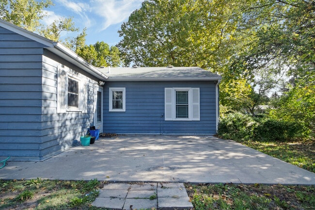 Photo - 1955 Lincoln Dr