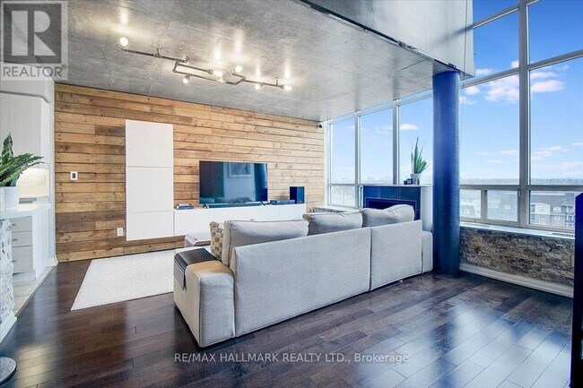 Photo - 250 Manitoba St Unit 725