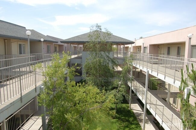 Lakeshore Apartments - Lake Views!