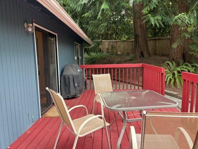 1255 Bay Loop SW