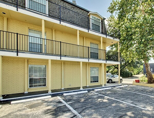 Photo - French Place Condo's