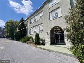 Building Photo - 138 E Antietam St Rental