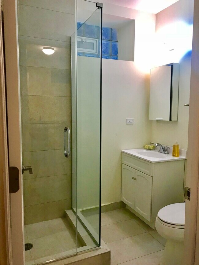 Photo - 1111 N Ashland Ave Unit 1B