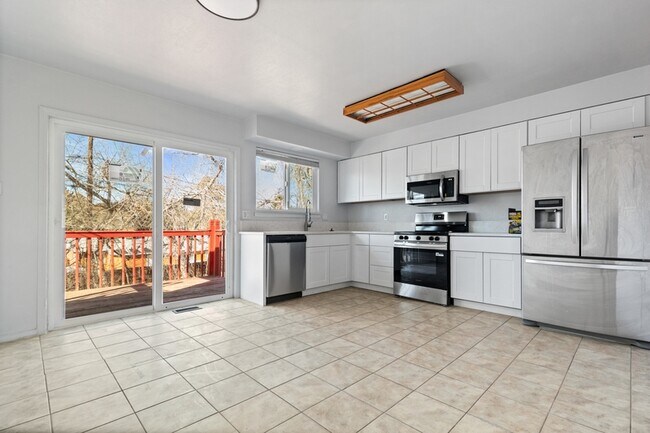 Photo - 1377 Youngfield St