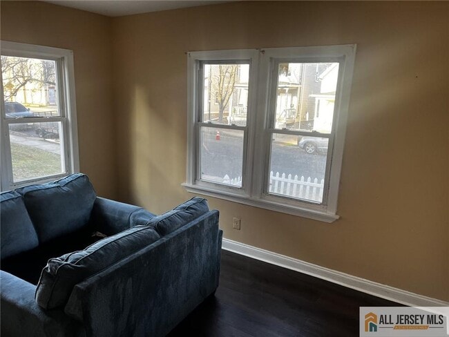Photo - 186 Comstock St