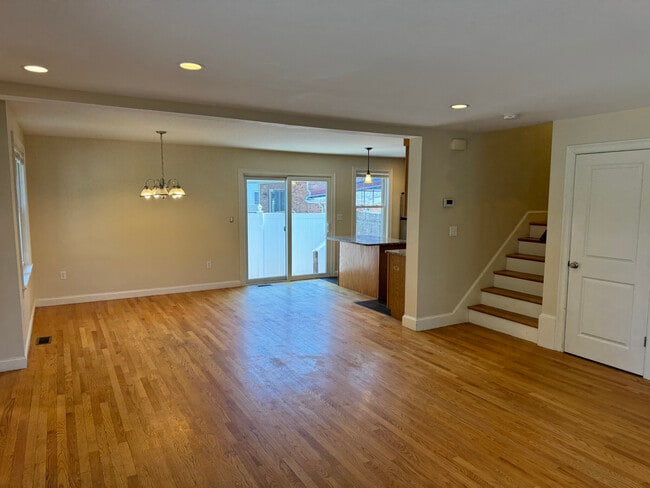 Photo - 74 Chapel St