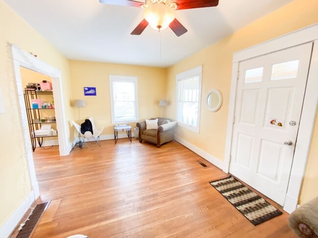 Photo - 722 Sunset Dr