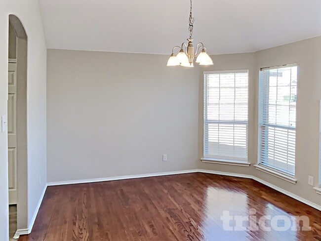Photo - 2524 Wakecrest Dr