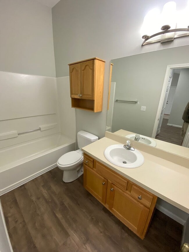 Photo - Great Location! 2 Bed 2 Bath 2 car garage.