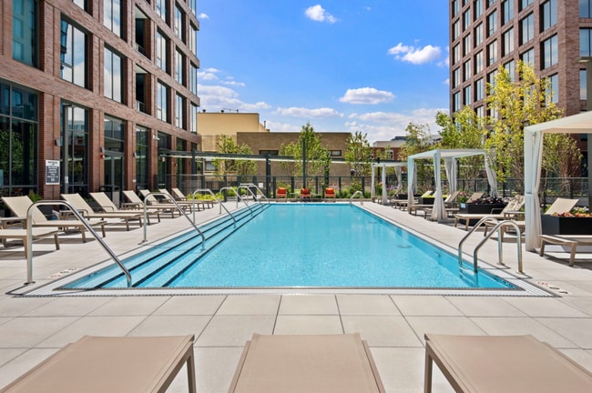 Photo - 900 W Washington Blvd