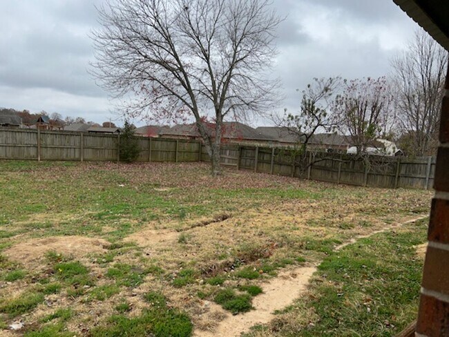 4 bed 1.5 bath house - 4 bed 1.5 bath house