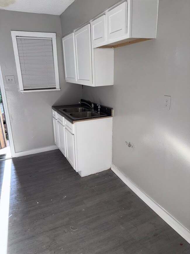 1235 Latham St Unidad 1235 Latham St- Unit 1