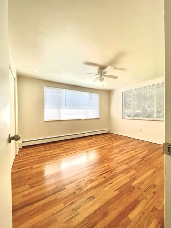 Building Photo - 10450 (525) Unit 04