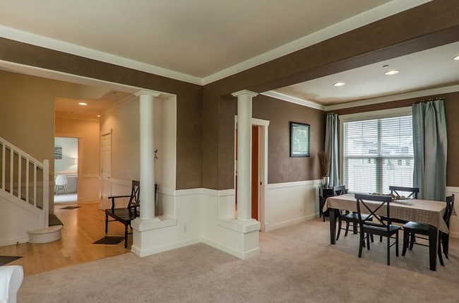 Photo - 1385 NE Katsura St