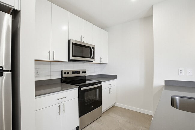 250_College_Avenue_0011s - West End Place