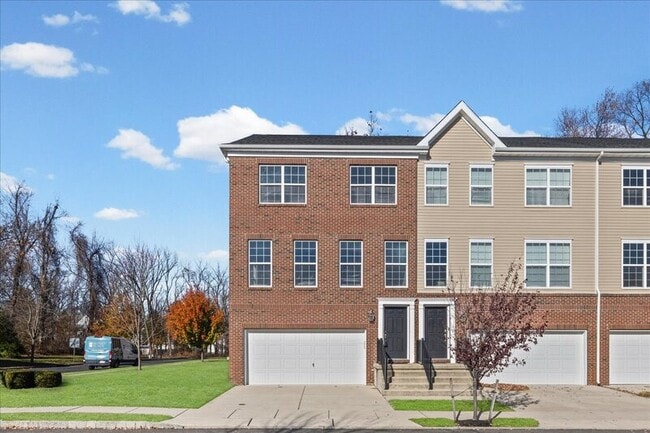 Building Photo - 1 Creekside Wy