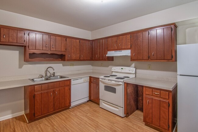 Building Photo - Fairfax Village Rental