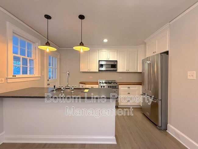 Photo - 2437 Shenandoah Ave