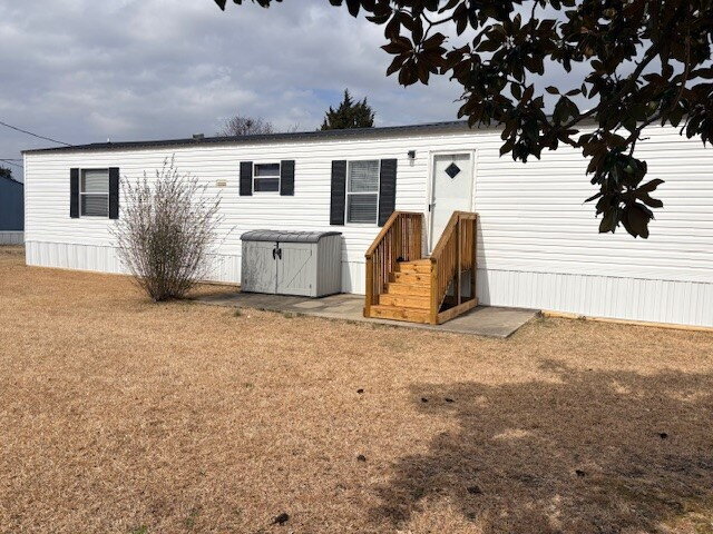 Building Photo - Mobile Home for Rent in Pikeville! 3 BR | 2BA w/ Lawn Care Included!