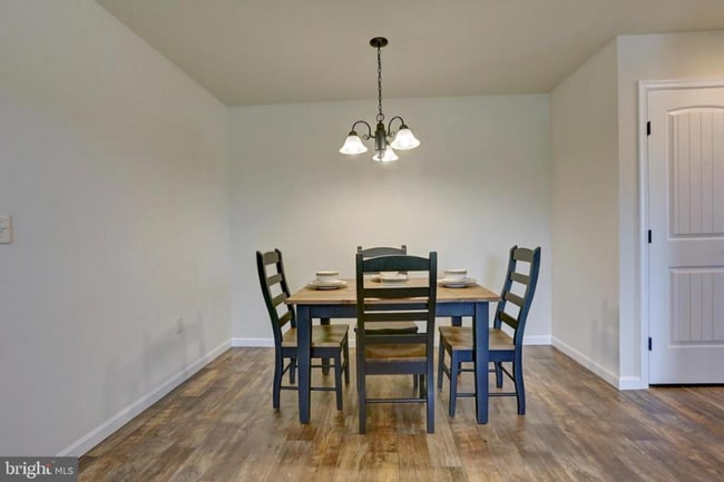 Photo - 744 Farmwood Ln