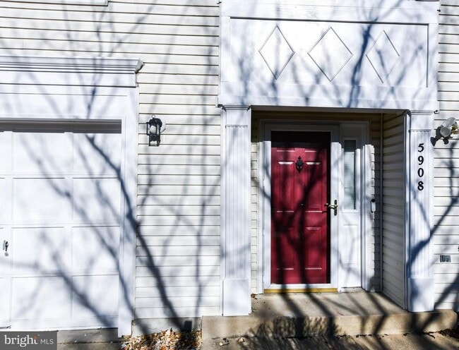 Building Photo - 5908 Grenfell Loop