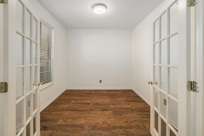 Photo - 2023 Wood Glen Dr