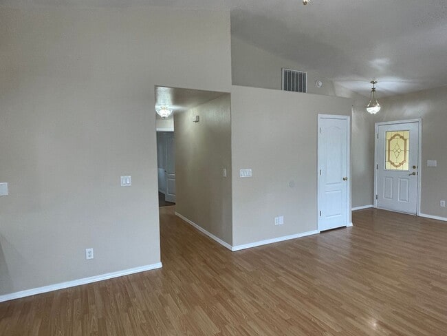 Photo - Beautiful 3 Bedroom 2 Bath Home in Eagle Point-Newly Upgraded