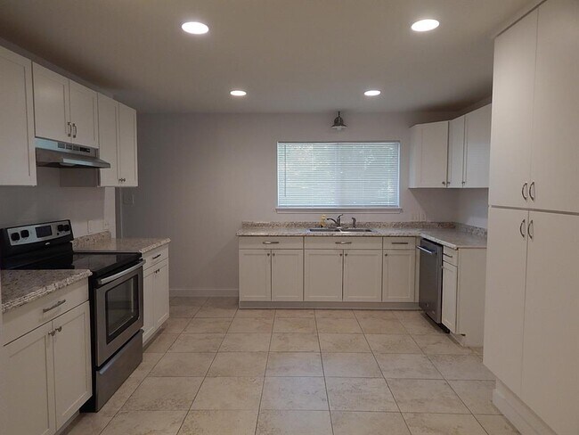 Photo - 1510 Gordon St